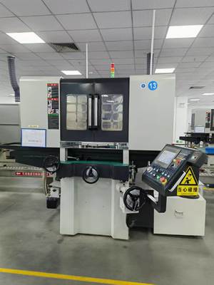 460mm Taşlama Taşının Yukarı ve Aşağı Hareketi, Ağır İş ve Yüksek Hassasiyetli Taşlama İçin Yüzey Taşlama Makinesi, 300*700mm Tabla Boyutu