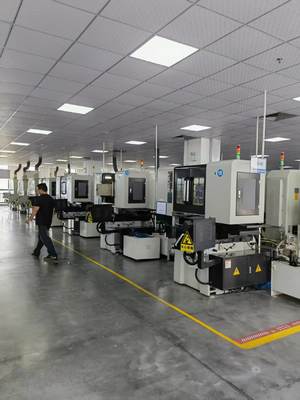 460mm Taşlama Taşının Yukarı ve Aşağı Hareketi, Ağır İş ve Yüksek Hassasiyetli Taşlama İçin Yüzey Taşlama Makinesi, 300*700mm Tabla Boyutu