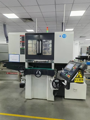 2750X2100x2430mm Genel Ölçüler 1.1KW Taşlama Kafası Motoru ve 0-3m/dak Tabla Hızı ile Yüzey Taşlama Makinesi